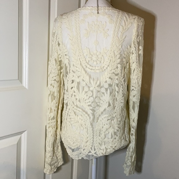 Beautiful vintage pattern blouse size Medium - Picture 5 of 7